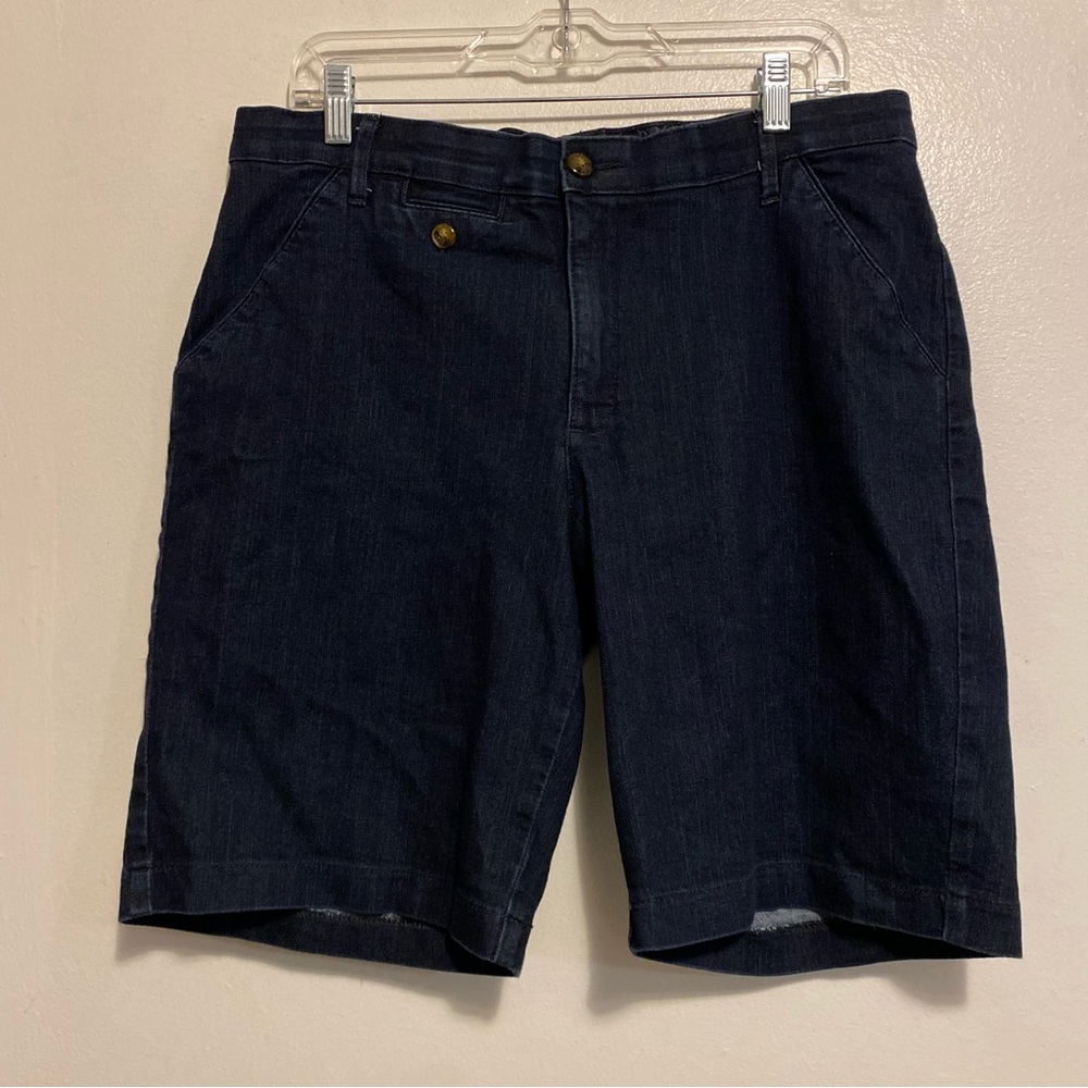 Lee Jean Shorts with Belt Loops and Straight-Cut Design Women’s 14 M Stretch